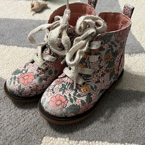Toddle flower combat type boots